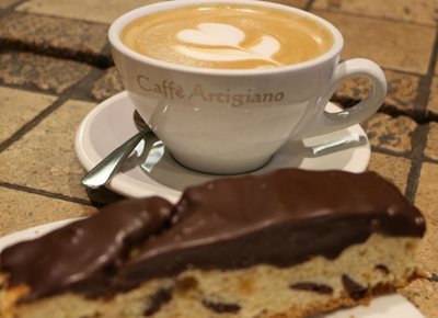 ونکوور-کافه-Caffe-Artigiano-215180