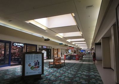 مرکز خرید کاهالا Kahala Mall Shopping Center