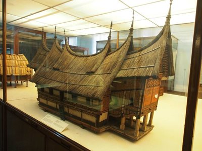 جاکارتا-موزه-ی-ملی-اندونزی-National-Museum-227891