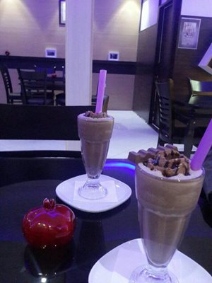 سنندج-کافه-هه-نار-227993