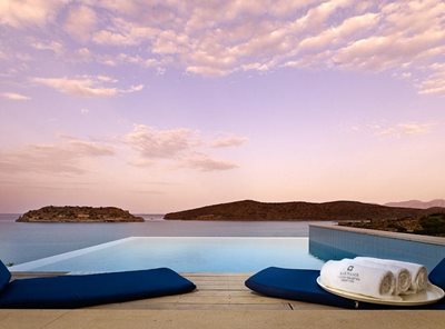 کرت-هتل-قصر-آبی-Blue-Palace-248394
