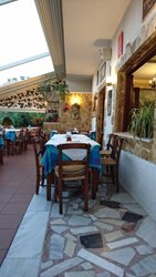 رستوران مانولیس تاورنا Manolis Taverna Restaurant