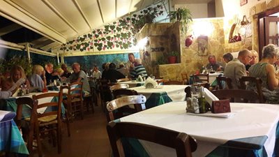 کرت-رستوران-مانولیس-تاورنا-Manolis-Taverna-Restaurant-248681