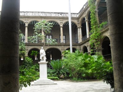 هاوانا-کاخ-موزه-Palacio-De-Los-Capitanes-Generales-252677