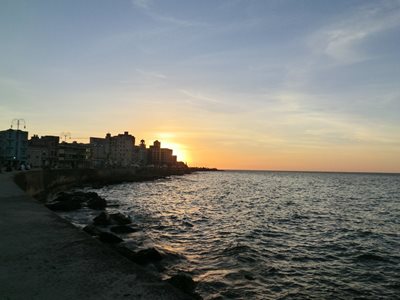 هاوانا-منطقه-ال-مالکون-El-Malecon-252652