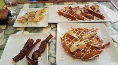 شیکاگو-رستوران-خمیر-و-توت-Batter-Berries-Brunch-Restaurant-254612