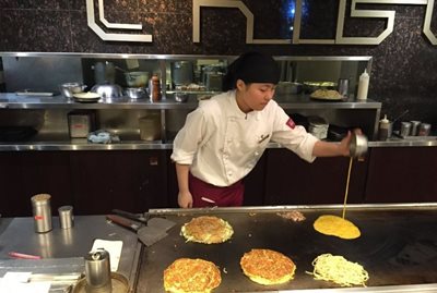 اوساکا-رستوران-اوکونومیاکی-Okonomiyaki-Restaurant-254767