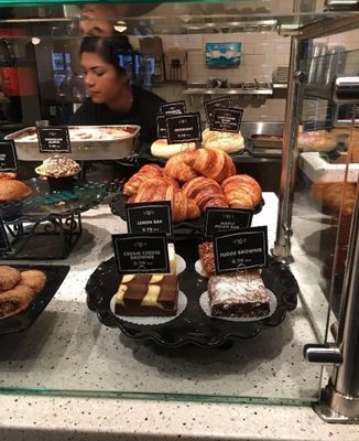 شیکاگو-کافه-و-نانوایی-گوشه-Corner-Bakery-Cafe-254808