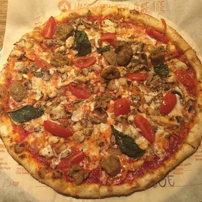 شیکاگو-فست-فود-Blaze-Pizza-256148