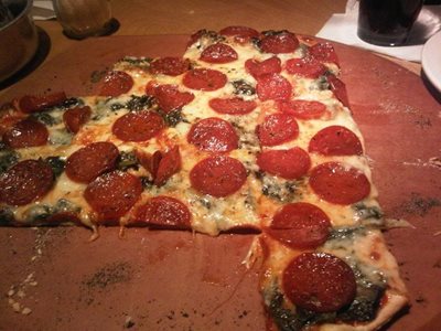شیکاگو-فست-فود-Flo-Santos-pizza-256184