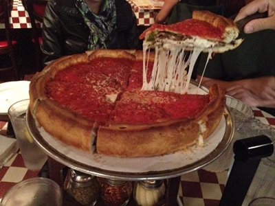 شیکاگو-فست-فود-Giordano-s-pizza-256441