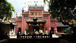 معبد امپراتور جید Jade Emperor Pagoda