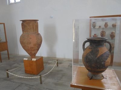 میکونوس-Archaeological-Museum-of-Mykonos-موزه-باستان-شناسی-میکونوس-261184