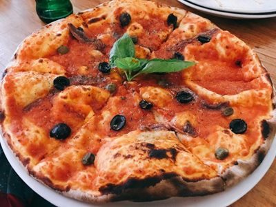 کاتماندو-رستوران-Fire-and-Ice-Pizzeria-261595