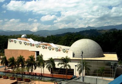 مدلین افلاک Planetario de Medellín