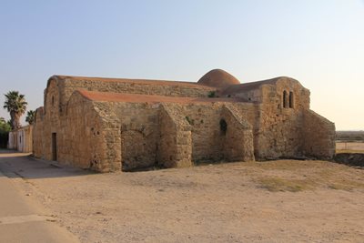 ساردینیا-کلیسا-تاریخی-Chiesa-di-San-Giovanni-in-Sinis-264202