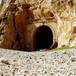 تونل تاریخی رنو