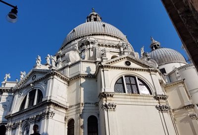 ونیز-کلیسای-سانتا-ماریا-دلا-سالوت-Basilica-di-Santa-Maria-della-Salute-269014