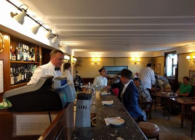 رستوران بار هری Harry's Bar Restaurant