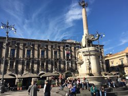 میدان Piazza del Duomo