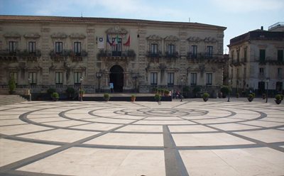 سیسیل-میدان-Piazza-del-Duomo-269446