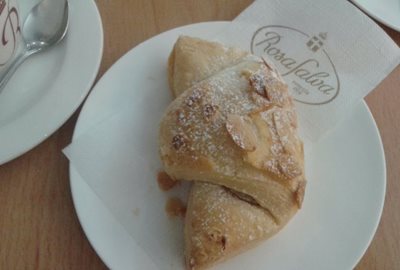 ونیز-کافه-رسا-سالوا-Rosa-Salva-Cafe-269544