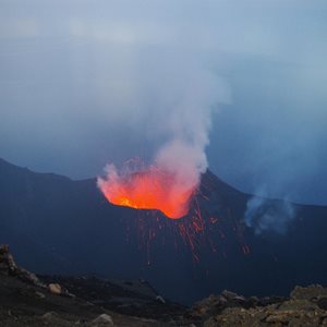 سیسیل-جزیره-آتشفشانی-استرومبولی-Stromboli-Volcano-269855