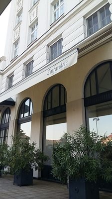 زاگرب-رستوران-Zinfandel-s-Restaurant-270132