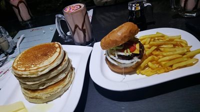 کابل-رستوران-King-James-Burgers-and-Brisket-272837