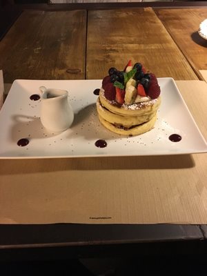 بارسلونا-کافه-Petit-Pot-Cafe-Bistro-274672