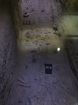 ژیان-آرامگاه-امپراتور-چین-شی-هوانگ-Tomb-of-Emperor-Jingdi-Hanyangling-275952