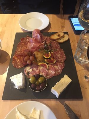 کبک-رستوران-Sapristi-Bistro-Bar-276010