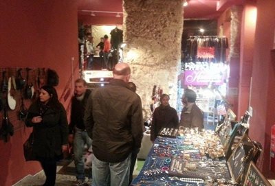 بازار و گالری شیک Galeria Comercial CHIC Market