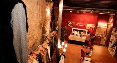 والنسیا-بازار-و-گالری-شیک-Galeria-Comercial-CHIC-Market-277228