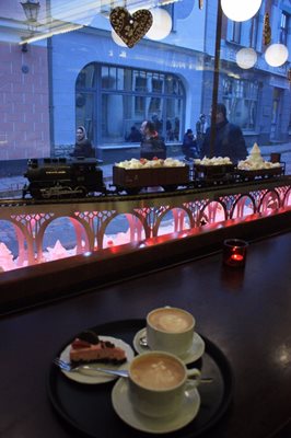 تالین-کافه-Maiasmokk-Cafe-279165
