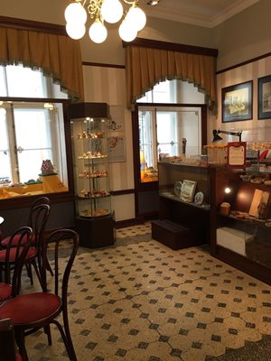 تالین-کافه-Maiasmokk-Cafe-279164