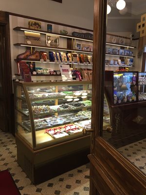 تالین-کافه-Maiasmokk-Cafe-279172