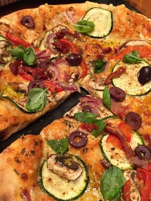 سالزبورگ-رستوران-پیتزای-ارگانیک-سالزبورگ-Organic-Pizza-Salzburg-279561