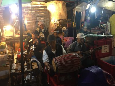 چیانگ-مای-بازار-محلی-نایت-Night-Bazaar-280313