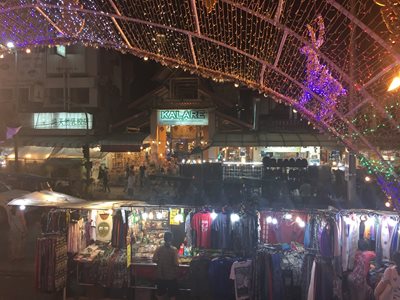چیانگ-مای-بازار-محلی-نایت-Night-Bazaar-280320