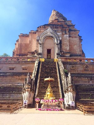 چیانگ-مای-معبد-Wat-Chedi-Luang-Varavihara-280658