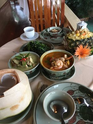 چیانگ-مای-رستوران-Whole-Earth-Restaurant-281548