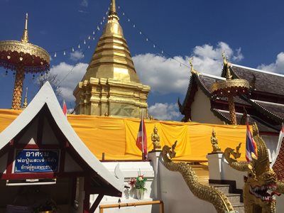 چیانگ-مای-معبد-وات-پرا-دویی-خام-Wat-Phra-That-Doi-Kham-Temple-of-the-Golden-Mountain-281655