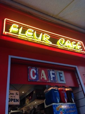 نیس-کافه-فلور-Fleur-Cafe-283118
