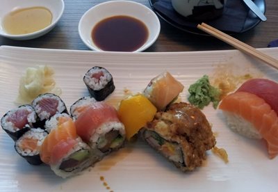 رستوران سوییت سوشی sweet sushi