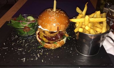 رباط-رستوران-Gotham-the-burger-city-رباط-301714