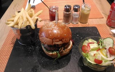 رباط-رستوران-Gotham-the-burger-city-رباط-301713