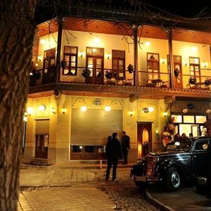 اصفهان-رستوران-سنتی-بام-جلفا-302682