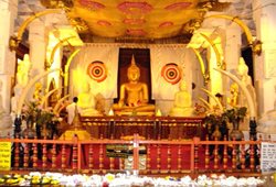 معبد دندان مقدس بودا (مالیگاوا) کندی (Sri Dalada Maligawa (Temple of the Sacred Tooth Relic of Lord Buddha