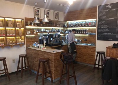 صوفیه-کافی-شاپ-چاچی-صوفیه-Chucky-s-Coffee-House-304018
